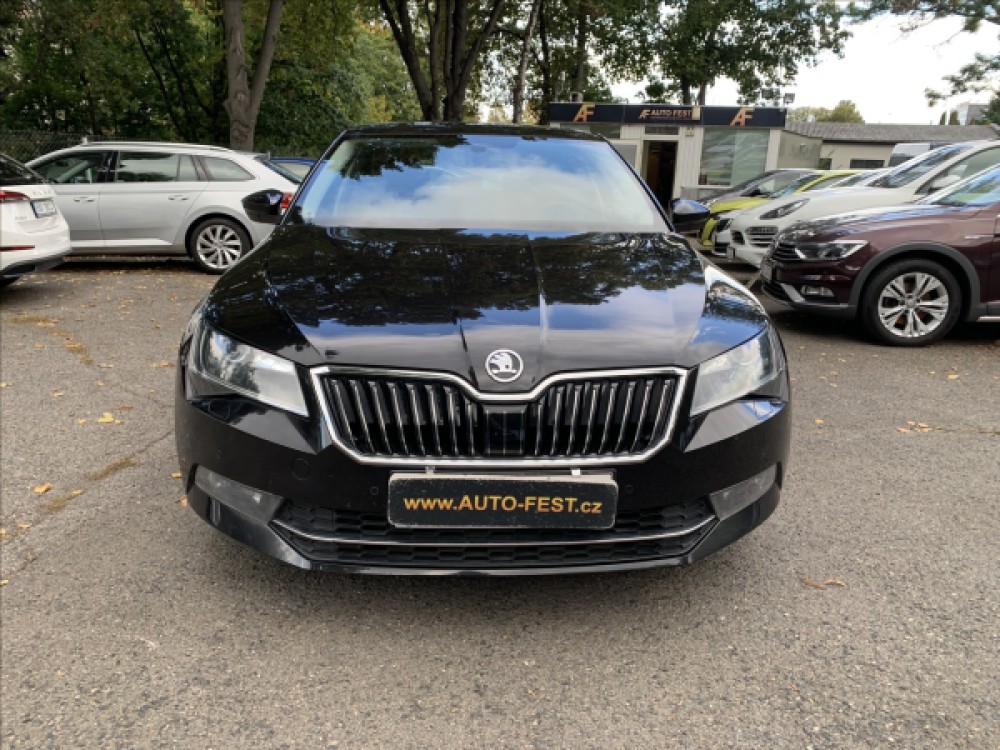 Škoda Superb 1,5 TSI, ČR
