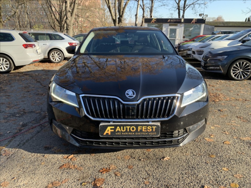 Škoda Superb 1,5 TSI, ČR