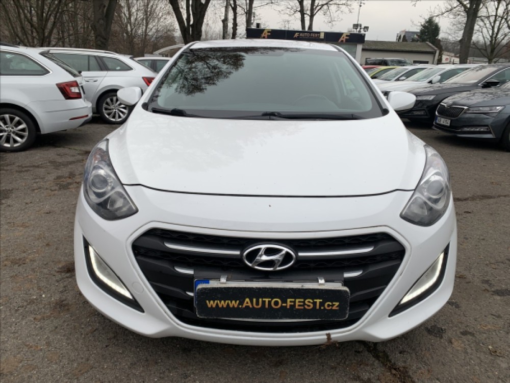 Hyundai i30 1,6 i 88KW