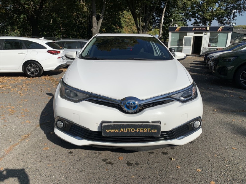 Toyota Auris 1,8 HYBRID 1.MAJ., ČR, SERVISKA